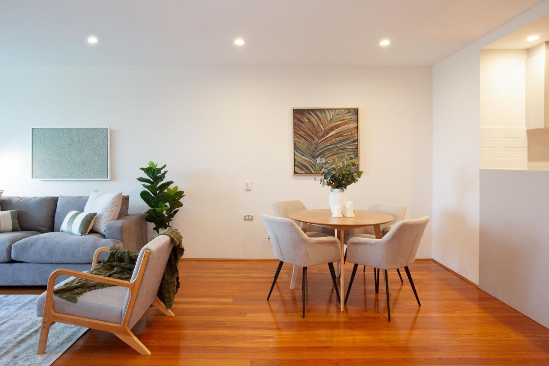 Slow Beam, Bondi Isyd Sydney